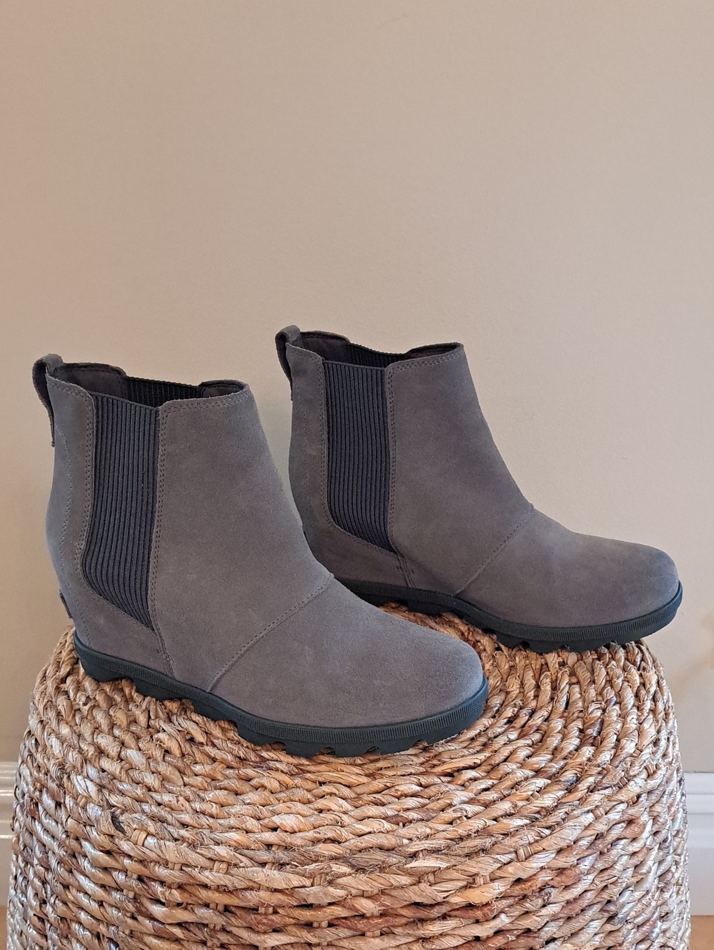 Sorel Womens Joan Of Arctic II Grey Suede Boho Chelsea Wedge Ankle Boots 10.5